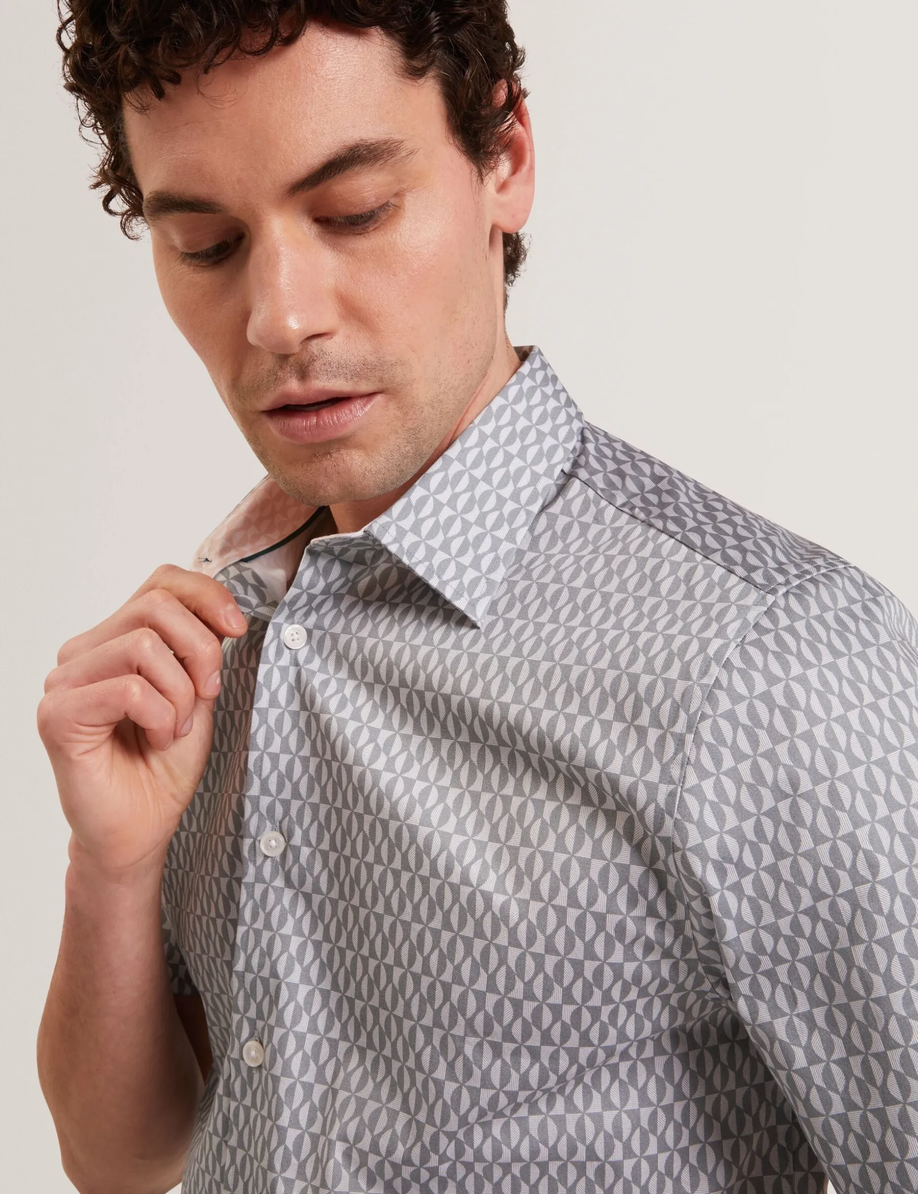 Geometric Leaf Print Short Sleeve Shirt